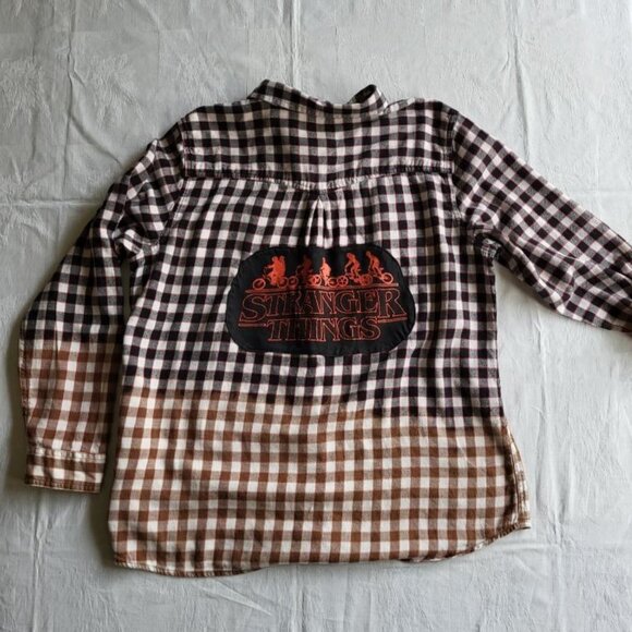 Upcycled 'Stranger Things' flannel shirt - Picture 4 of 11
